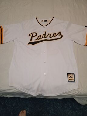 Mens San Diego Padres Majestic Throwback Cool Base Jersey